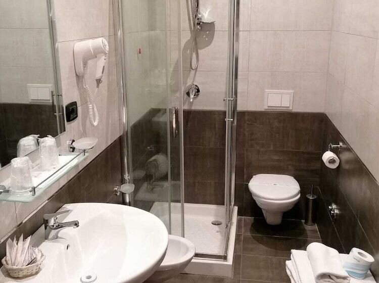 חדר סטנדרט לשלושה, Santa Marta