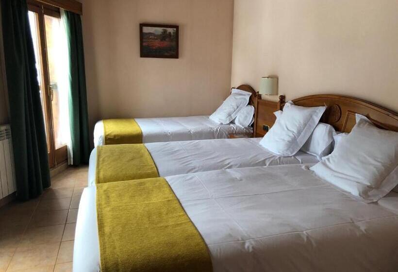 اتاق استاندارد سه نفره, Soldeu Maistre