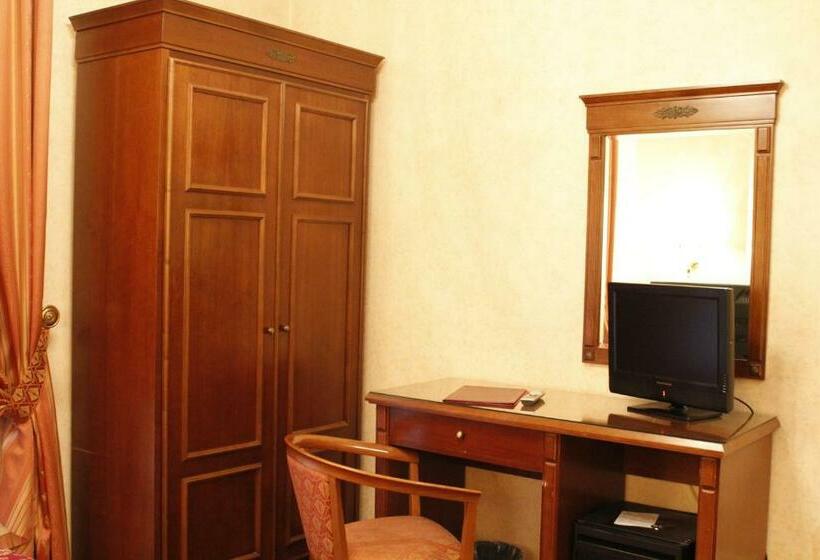 غرفة قياسية, Torino