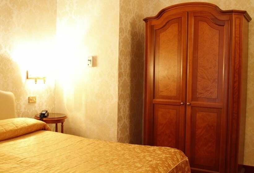 اتاق استاندارد سه نفره, Torino