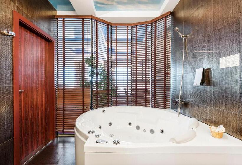 سوئیت رویال, Amberton Hotel Klaipeda