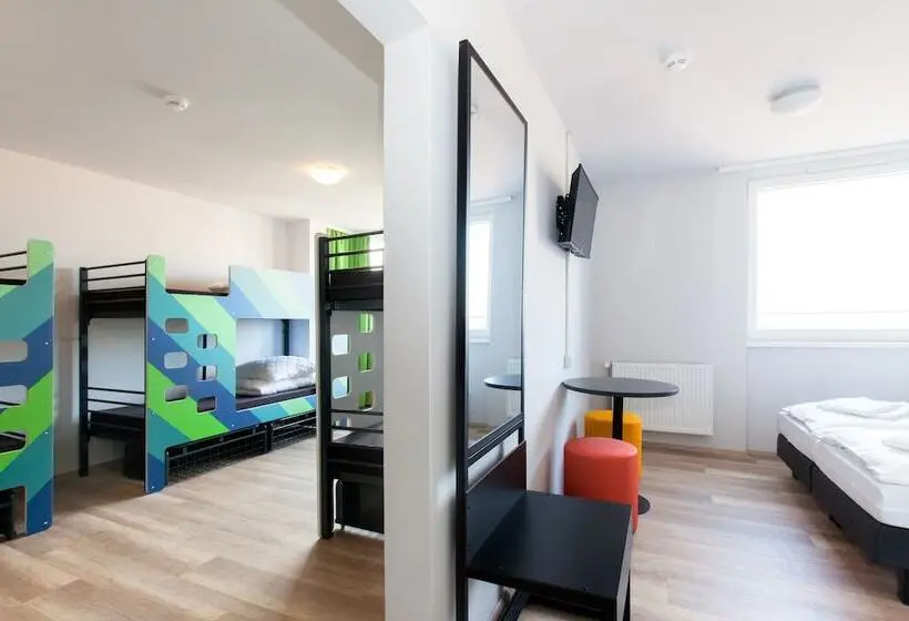 اتاق استاندارد سه نفره, a&o Prague Rhea