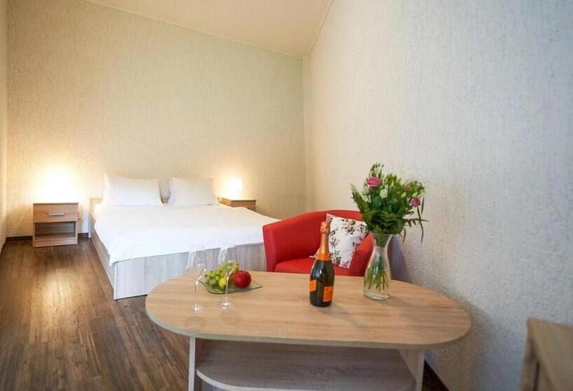 اتاق استاندارد سه نفره, Fit Fun