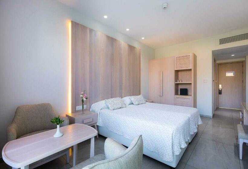 Номер Deluxe, Tasia Maris Beach Hotel - Adults Only