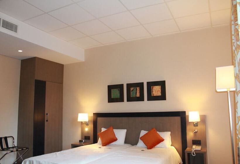 Номер Стандарт, Castel De Pontalesse