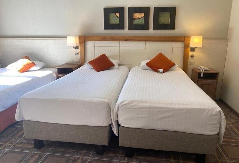 Номер Стандарт Трехместный, Castel De Pontalesse