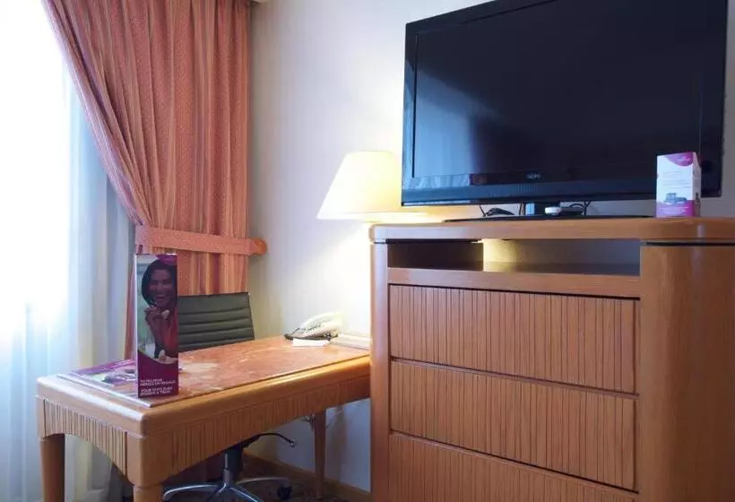 ２ダブルベッドのスタンダードルーム, Crowne Plaza Hotel Mexico City North Tlalnepantla, An Ihg
