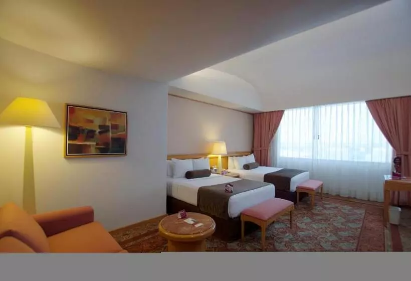 ２ダブルベッドのスタンダードルーム, Crowne Plaza Hotel Mexico City North Tlalnepantla, An Ihg