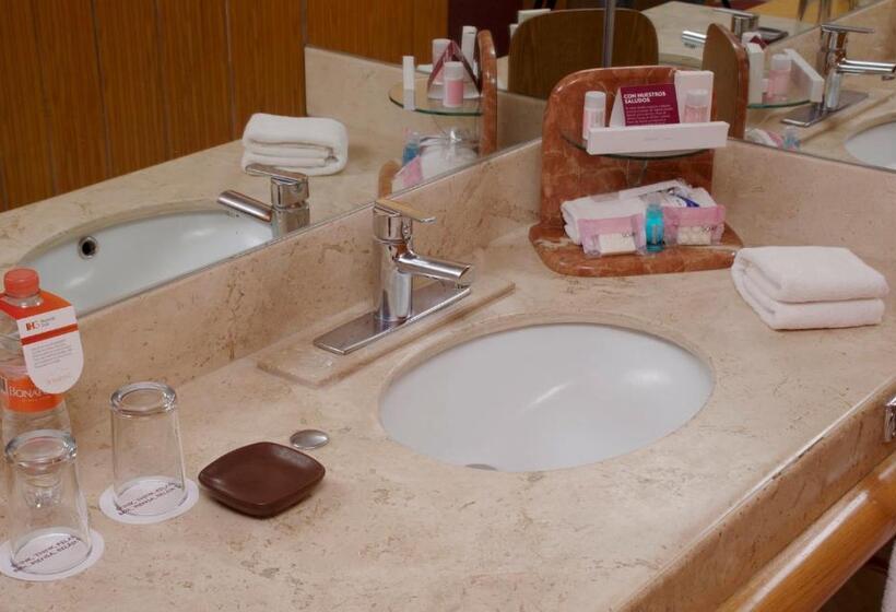 اتاق استاندارد با 2 تخت دوبل, Crowne Plaza Hotel Mexico City North Tlalnepantla, An Ihg