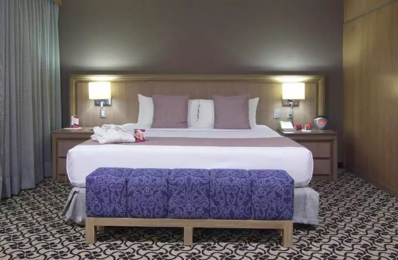 キングサイズベッドのジュニアスイート, Crowne Plaza Hotel Mexico City North Tlalnepantla, An Ihg