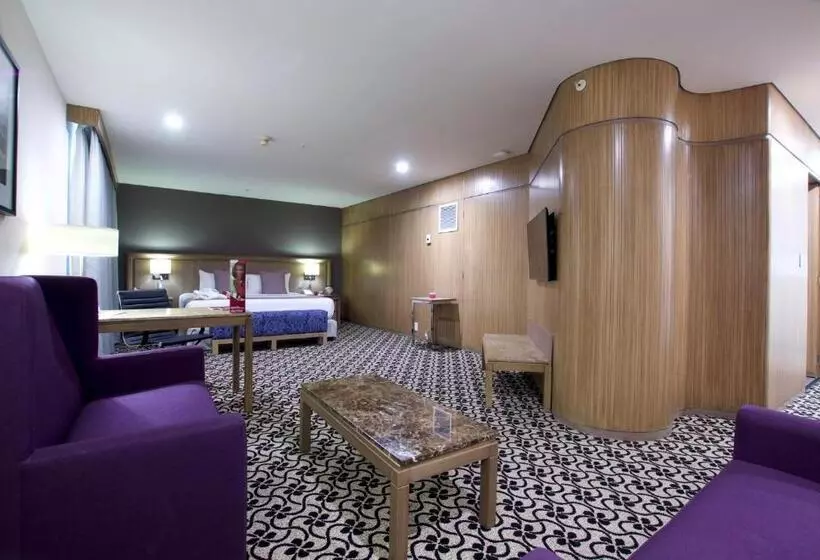 キングサイズベッドのジュニアスイート, Crowne Plaza Hotel Mexico City North Tlalnepantla, An Ihg