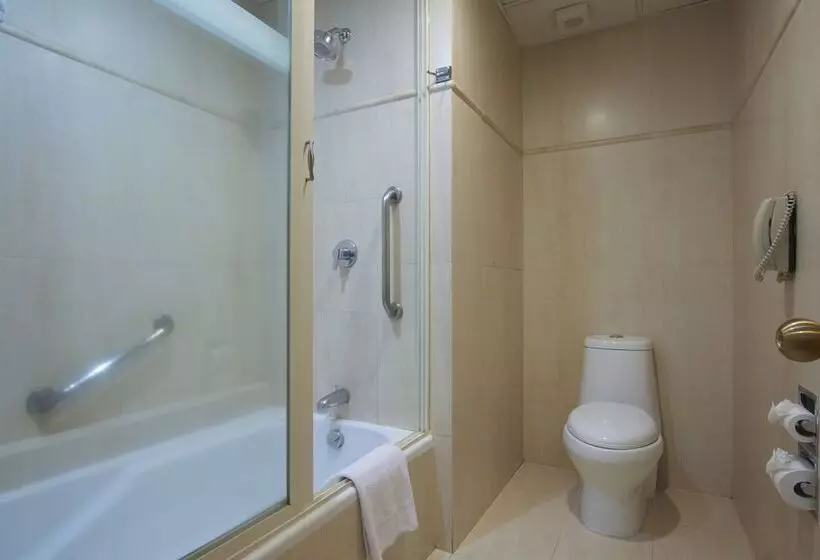 ２ダブルベッドのスタンダードルーム, Crowne Plaza Hotel Mexico City North Tlalnepantla, An Ihg