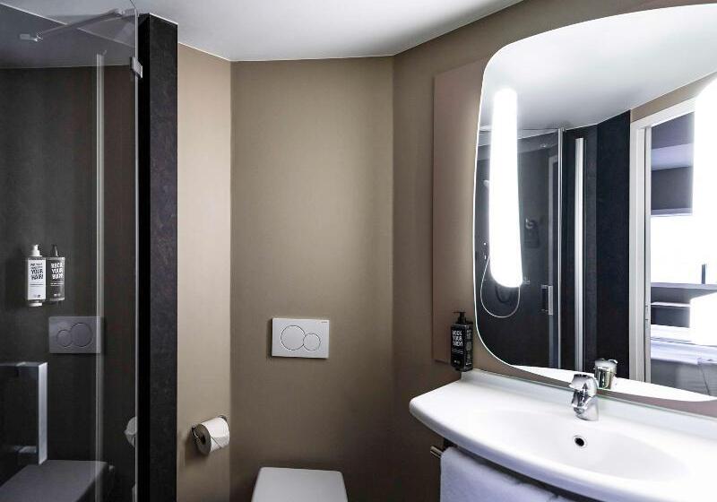 اتاق استاندارد سه نفره, Ibis Amsterdam Centre