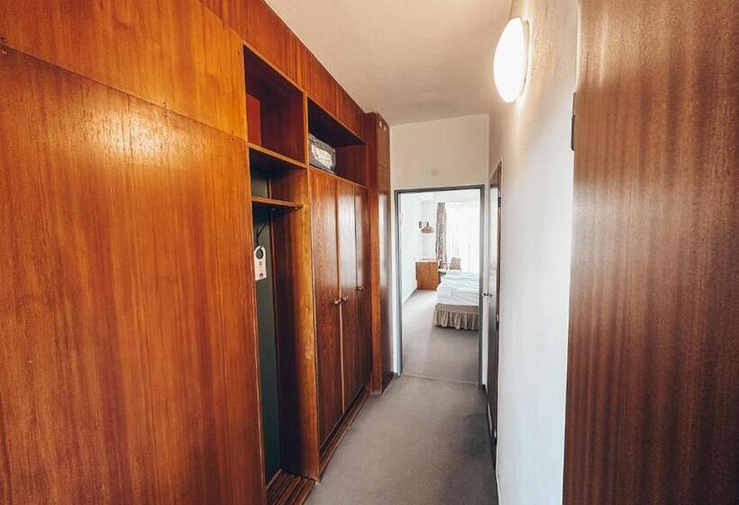 Quarto Estandar com Sacada, Medlov