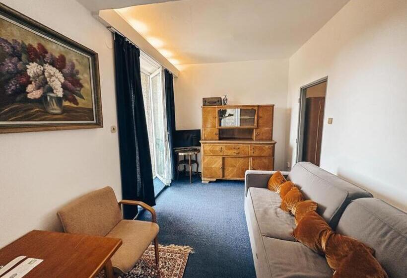 Люкс с Балконом, Medlov