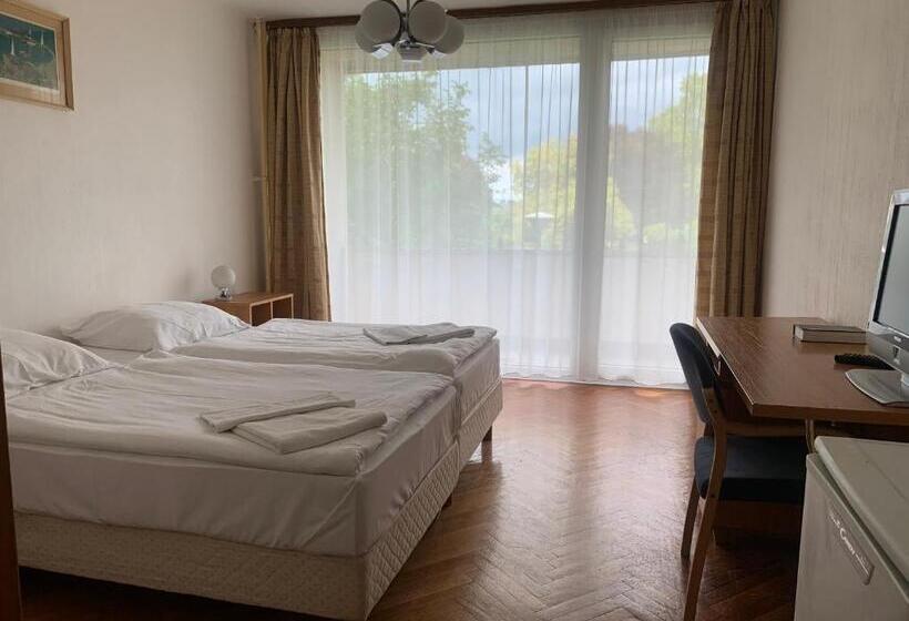 2 Bedrooms Apartment Lake View, Riviera Park