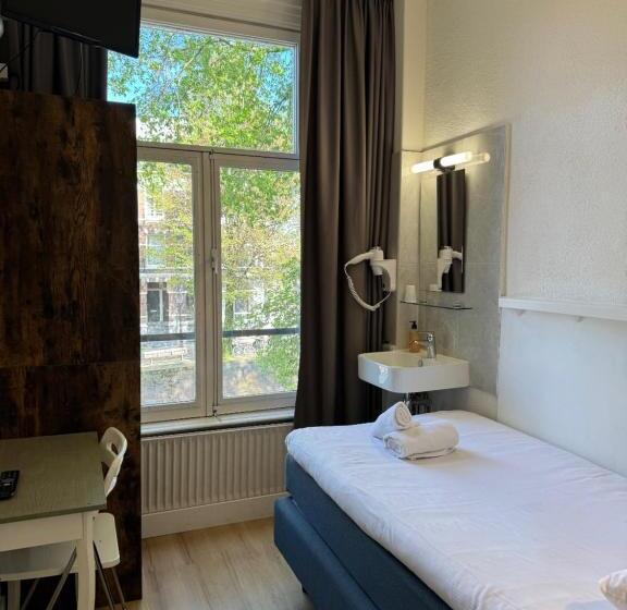 اتاق استاندارد یک نفره, Titus City Centre