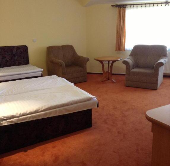 اتاق استاندارد سه نفره, York