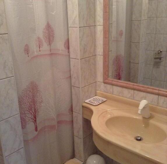 اتاق استاندارد یک نفره, York