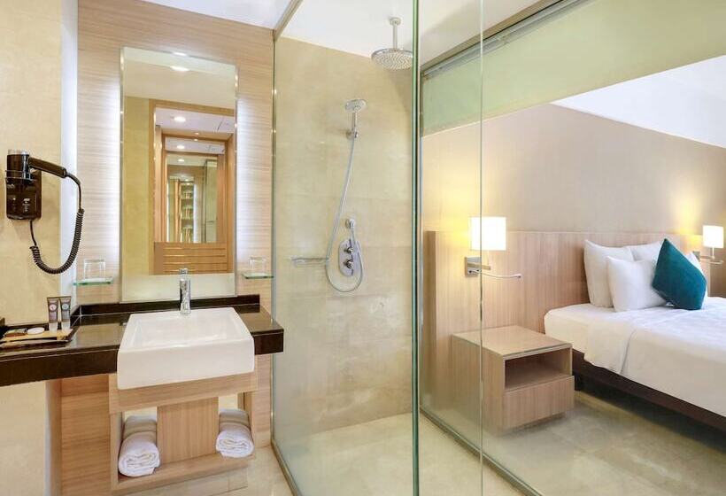 غرفة سوبيريور مطلّة علي الحديقة, Grand Tropic Suites Hotel Surabaya