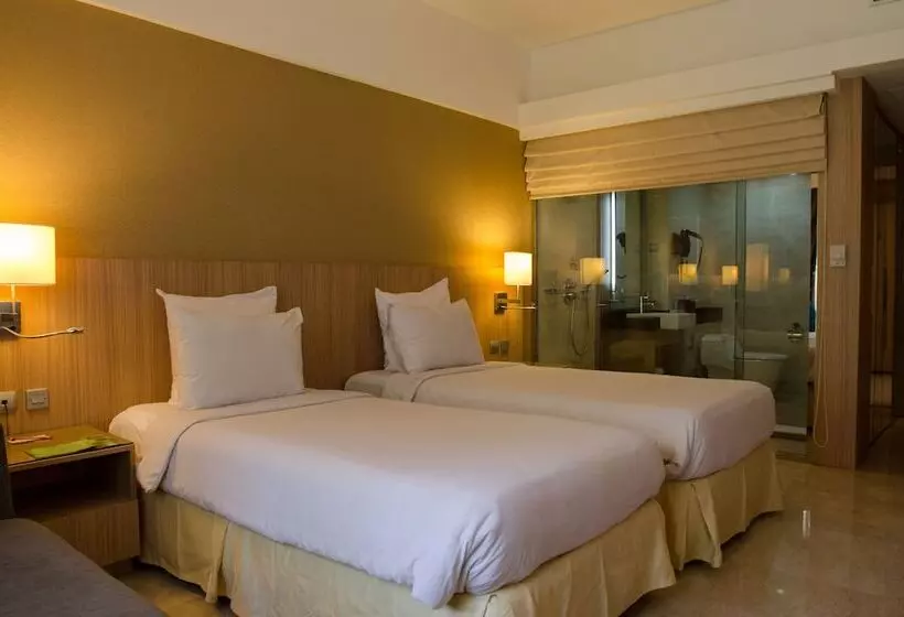 ガーデンビュースーペリアールーム, Grand Tropic Suites Hotel Surabaya