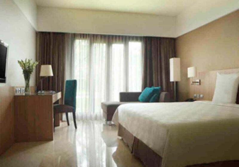 غرفة سوبيريور مطلّة علي الحديقة, Grand Tropic Suites Hotel Surabaya