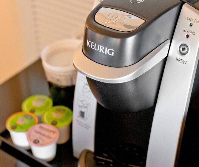 غرفه قياسيه سريرين مزدوجين, Crowne Plaza Hotel St. Louis Airport, An Ihg