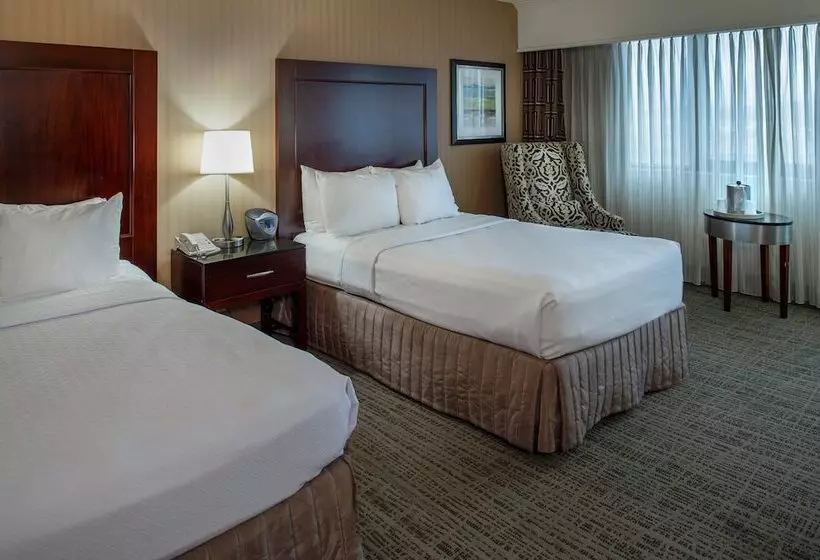 اتاق استاندارد با 2 تخت دوبل, Crowne Plaza Hotel St. Louis Airport, An Ihg
