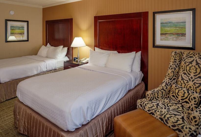 غرفه قياسيه سريرين مزدوجين, Crowne Plaza Hotel St. Louis Airport, An Ihg