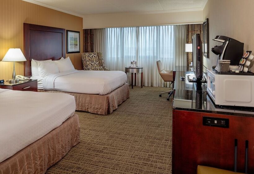 غرفه قياسيه سريرين مزدوجين, Crowne Plaza Hotel St. Louis Airport, An Ihg