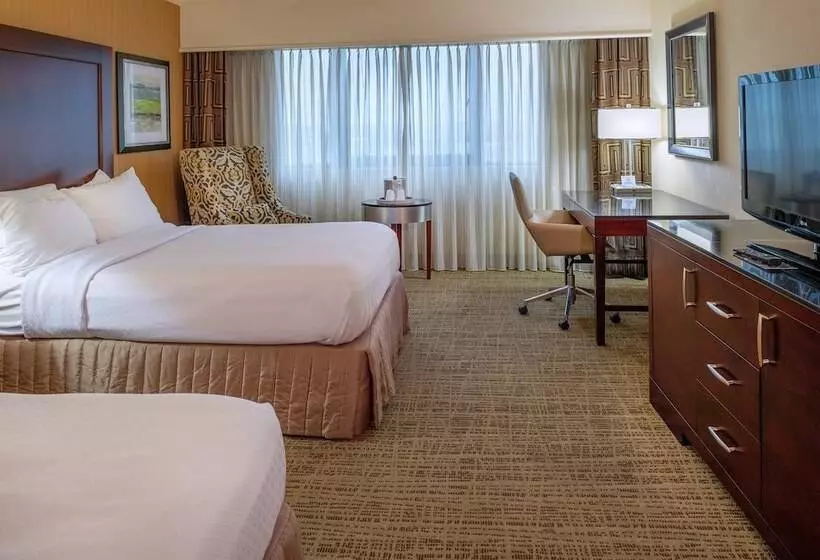 اتاق استاندارد با 2 تخت دوبل, Crowne Plaza Hotel St. Louis Airport, An Ihg