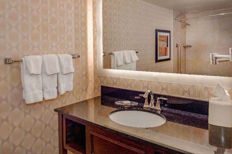 غرفة قياسية سرير كينج, Crowne Plaza Hotel St. Louis Airport, An Ihg