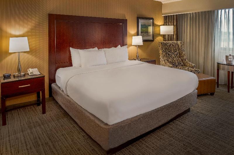 Стандартный Номер Кровать Кинг, Crowne Plaza Hotel St. Louis Airport, An Ihg