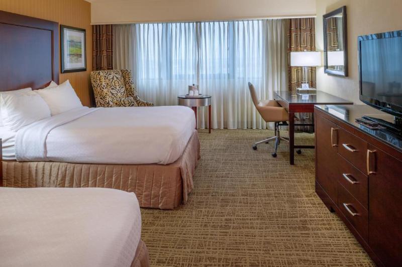 غرفة قياسية داخلية, Crowne Plaza Hotel St. Louis Airport, An Ihg