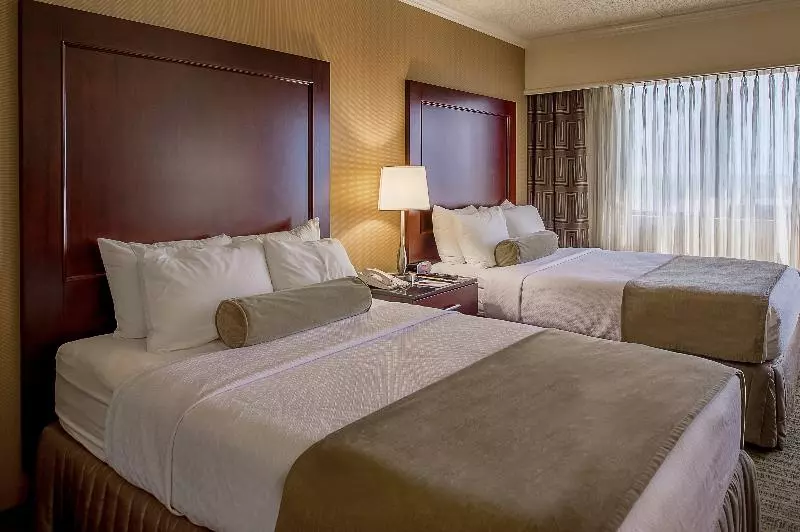 اتاق سوپریور, Crowne Plaza Hotel St. Louis Airport, An Ihg