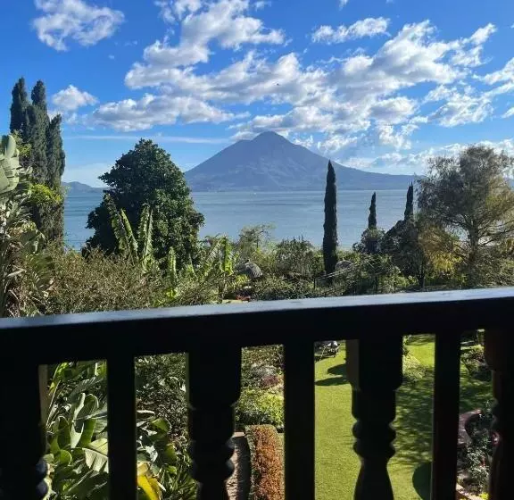 اتاق استاندارد با چشم‌انداز دریاچه, Atitlan
