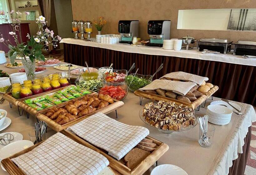 اتاق استاندارد یک نفره, Jurate