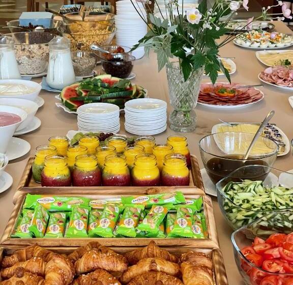 اتاق استاندارد یک نفره, Jurate