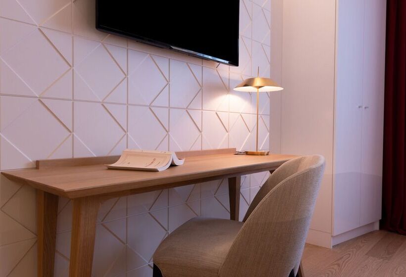 غرفة كومفورت, L Amiraute Brest