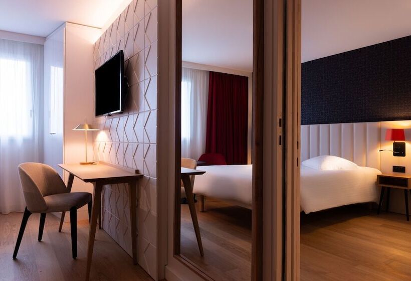 غرفة عائلية, L Amiraute Brest