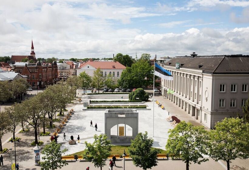 اتاق پریمیوم با بالکن, Parnu