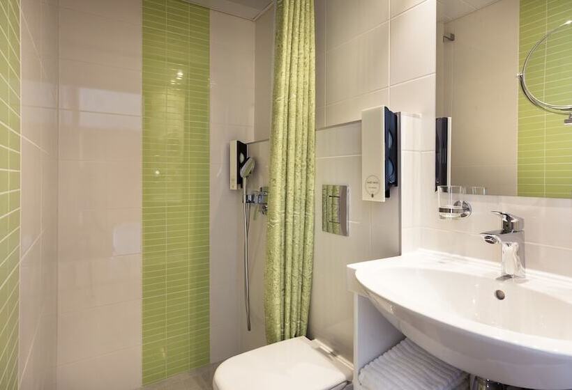 اتاق پریمیوم با بالکن, Parnu