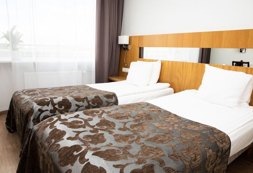 اتاق پریمیوم با بالکن, Parnu