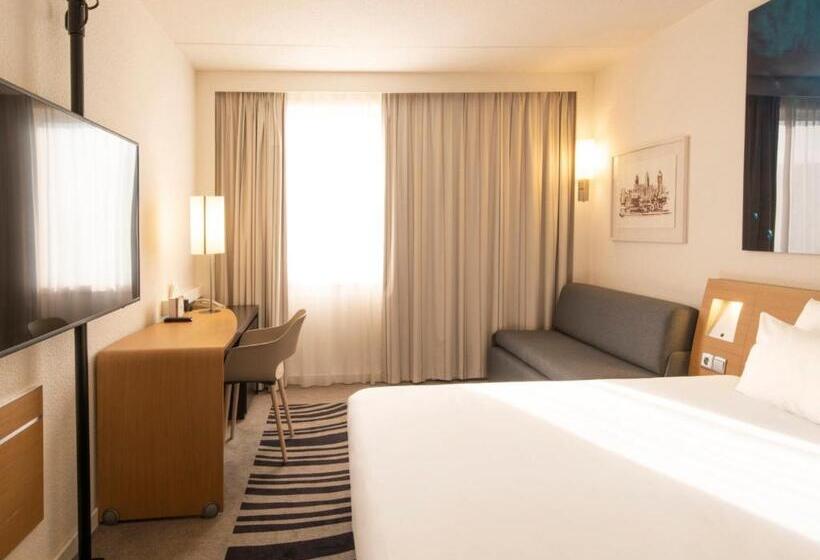 غرفة سوبيريور مطلة على حمام السباحة, Novotel Antwerpen   Ekeren