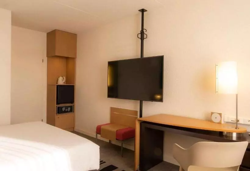 اتاق سوپریور با چشمانداز استخر, Novotel Antwerpen Ekeren