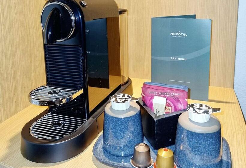 غرفة سوبيريور مطلة على حمام السباحة, Novotel Antwerpen   Ekeren