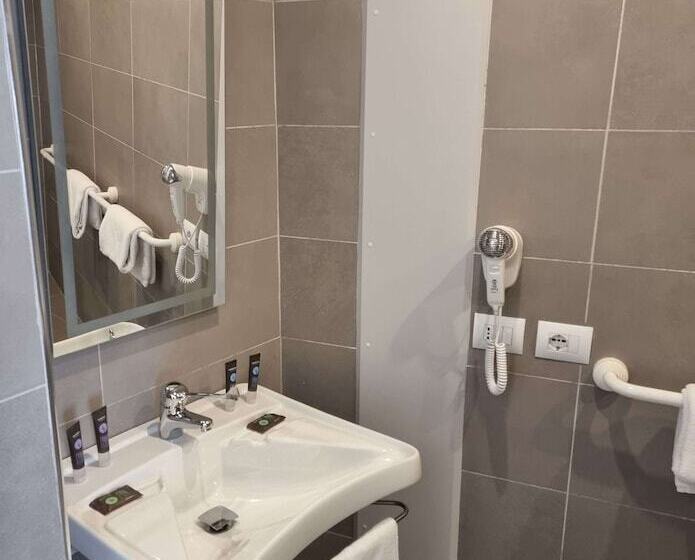 Номер Стандарт Двуспальная Кровать, Novotel Firenze Nord Aeroporto