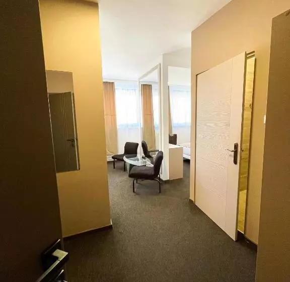 スイート, öreg Tó Hotel és Rendezvénytér