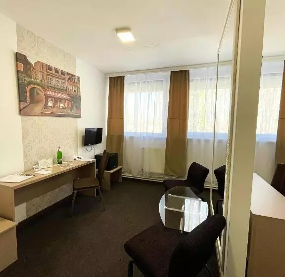 スイート, öreg Tó Hotel és Rendezvénytér