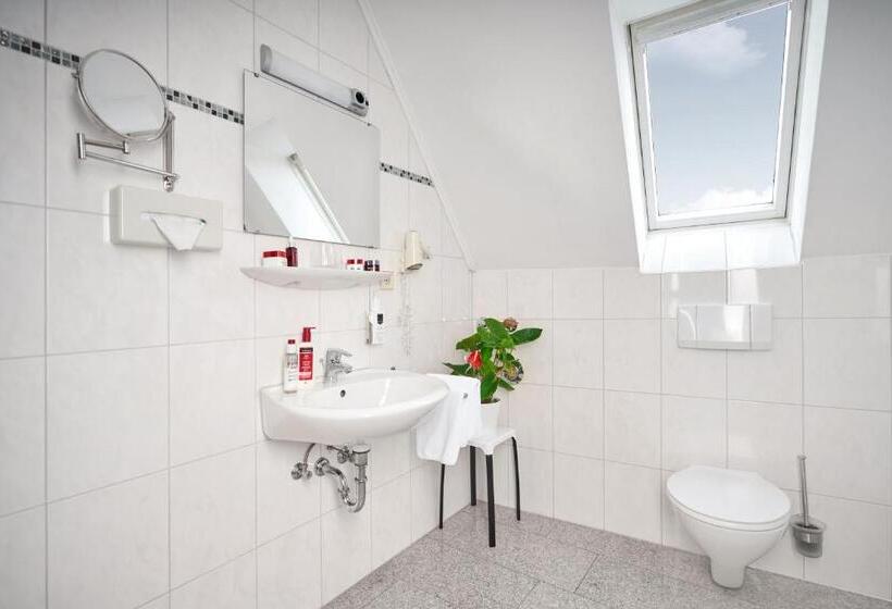 주니어 스위트, Apart Business